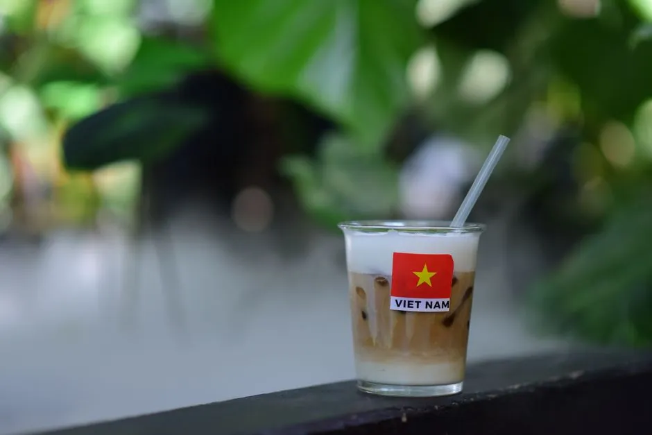 Cà Phê Đen Đá: Bold Black Coffee Over Ice