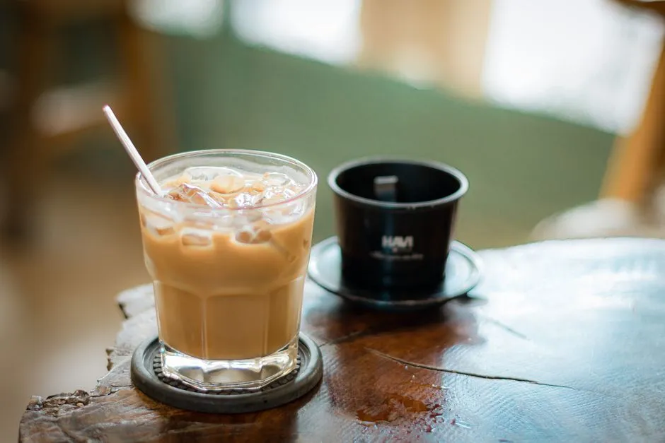 Phin vs. Pour-Over: Which Brewer Fits You?